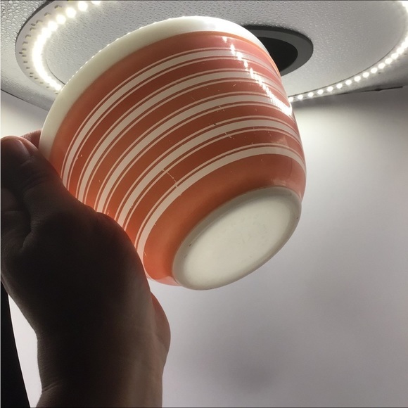 PYREX ANTIQUE RAINBOW STRIPES (PINK) 401 Mixing Bowl Circa 1965 Quantity: 1 - Picture 10 of 12